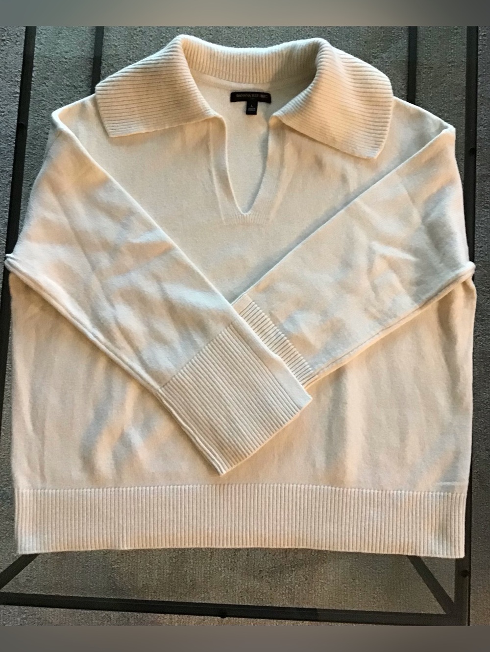 NWT Banana Republic Factory Large V-Neck Collared Sweater Ivory